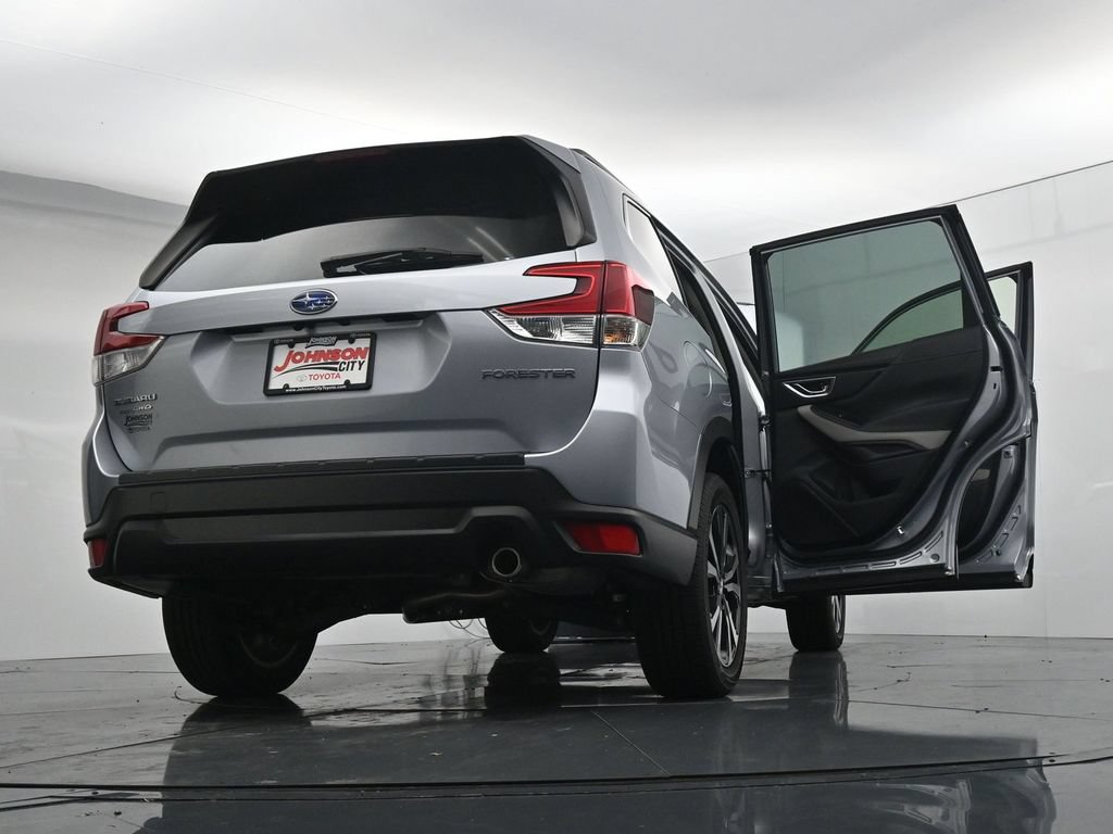 Used 2023 Subaru Forester Limited w/ Popular Package #2 AWD/4WD image 44