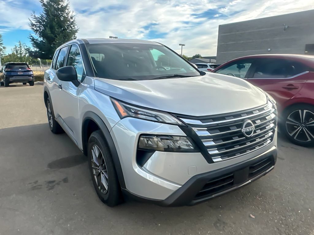 Used 2024 Nissan Rogue S FWD image 1