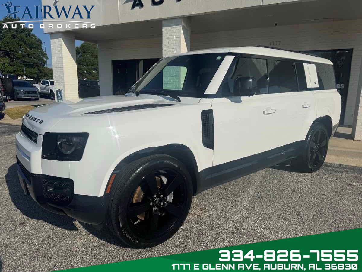 Used 2024 Land Rover Defender 130 X-Dynamic SE image 2