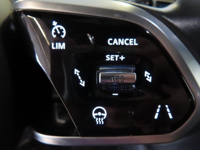 Used 2024 Jaguar F-PACE R-Dynamic S image 23