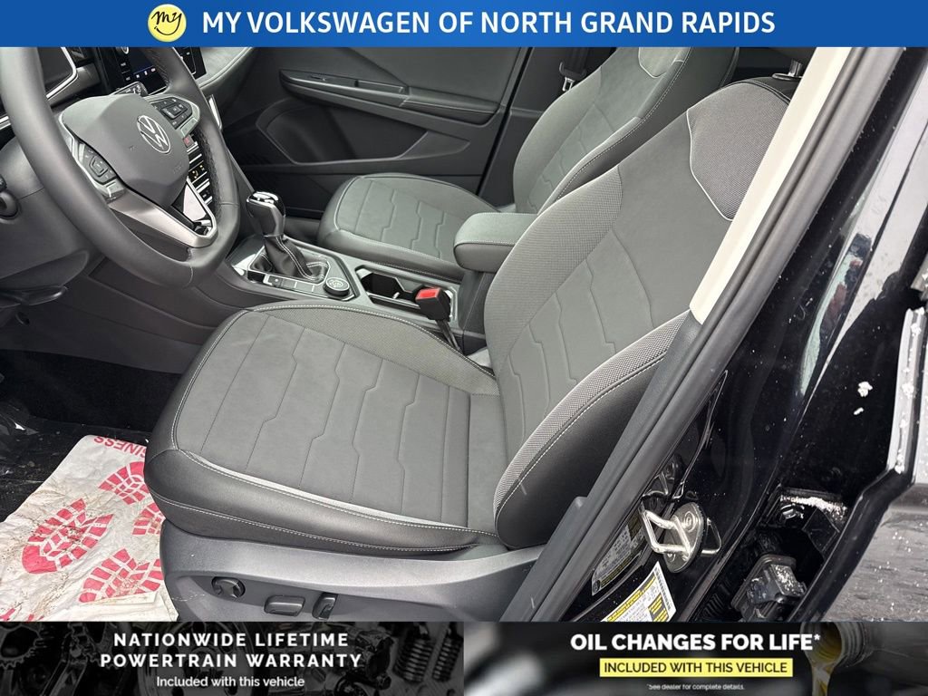 New 2026 Volkswagen Taos SE image 20