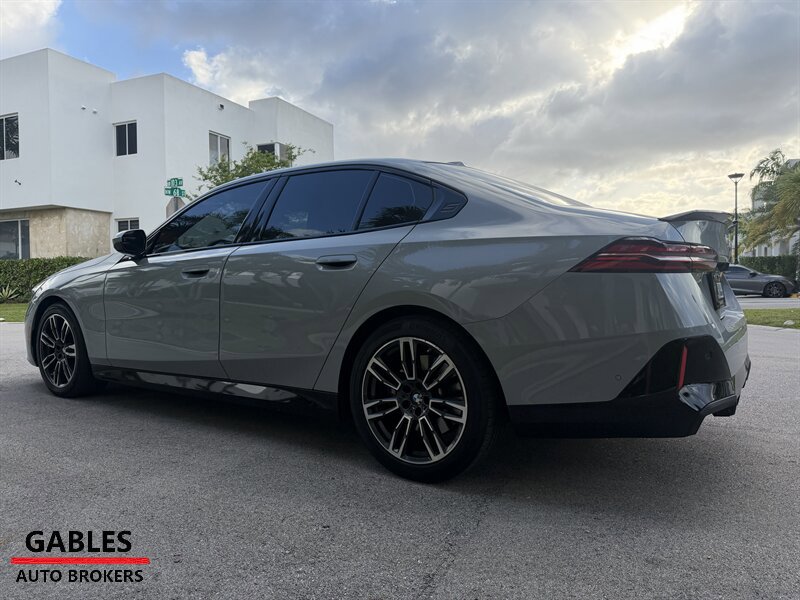 Used 2025 BMW 530i xDrive AWD/4WD image 6