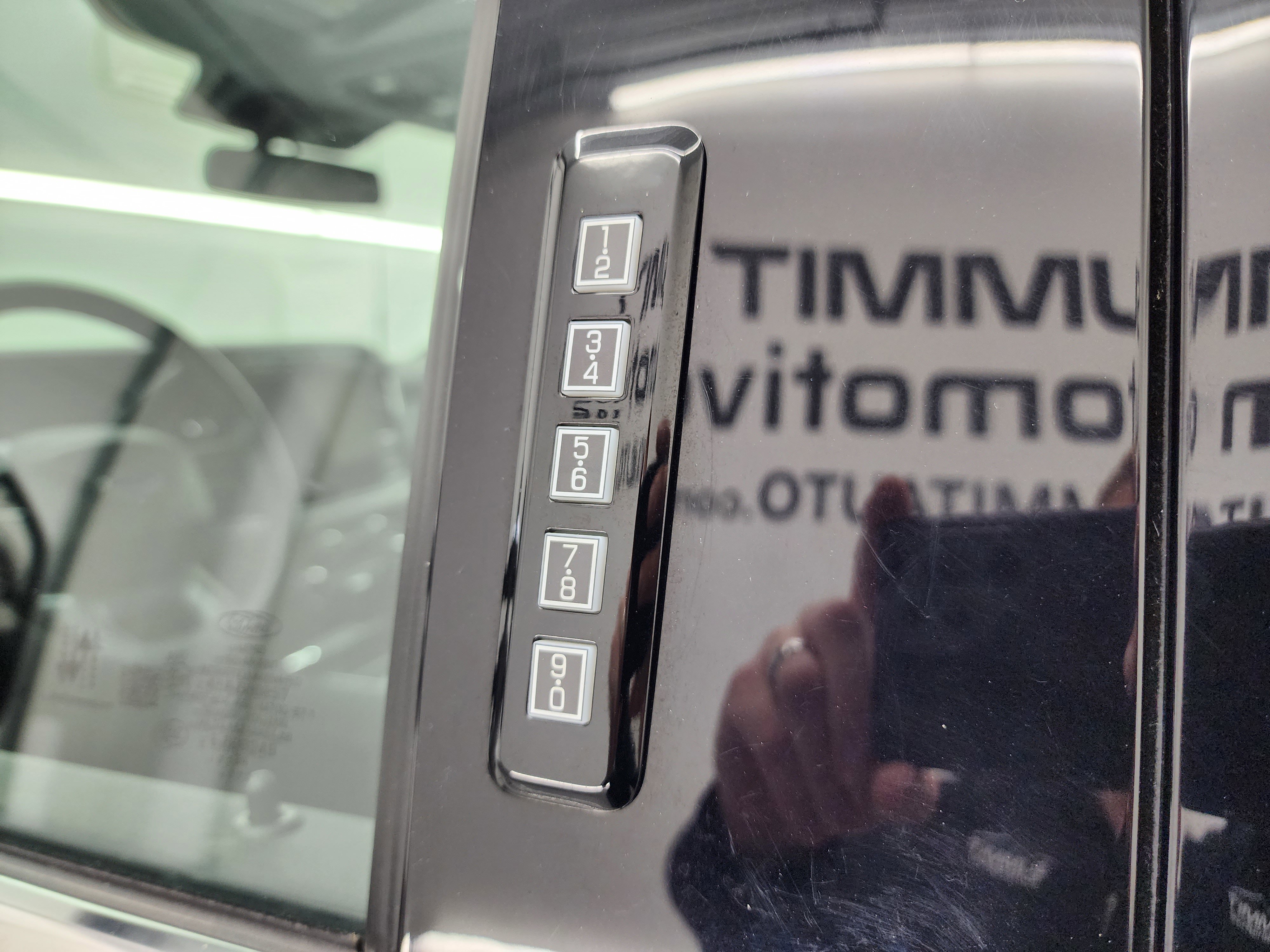 Used 2024 Ford F250 Lariat w/ Chrome Package image 38