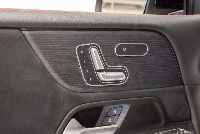 Used 2020 Mercedes-Benz GLB 250 4MATIC image 8
