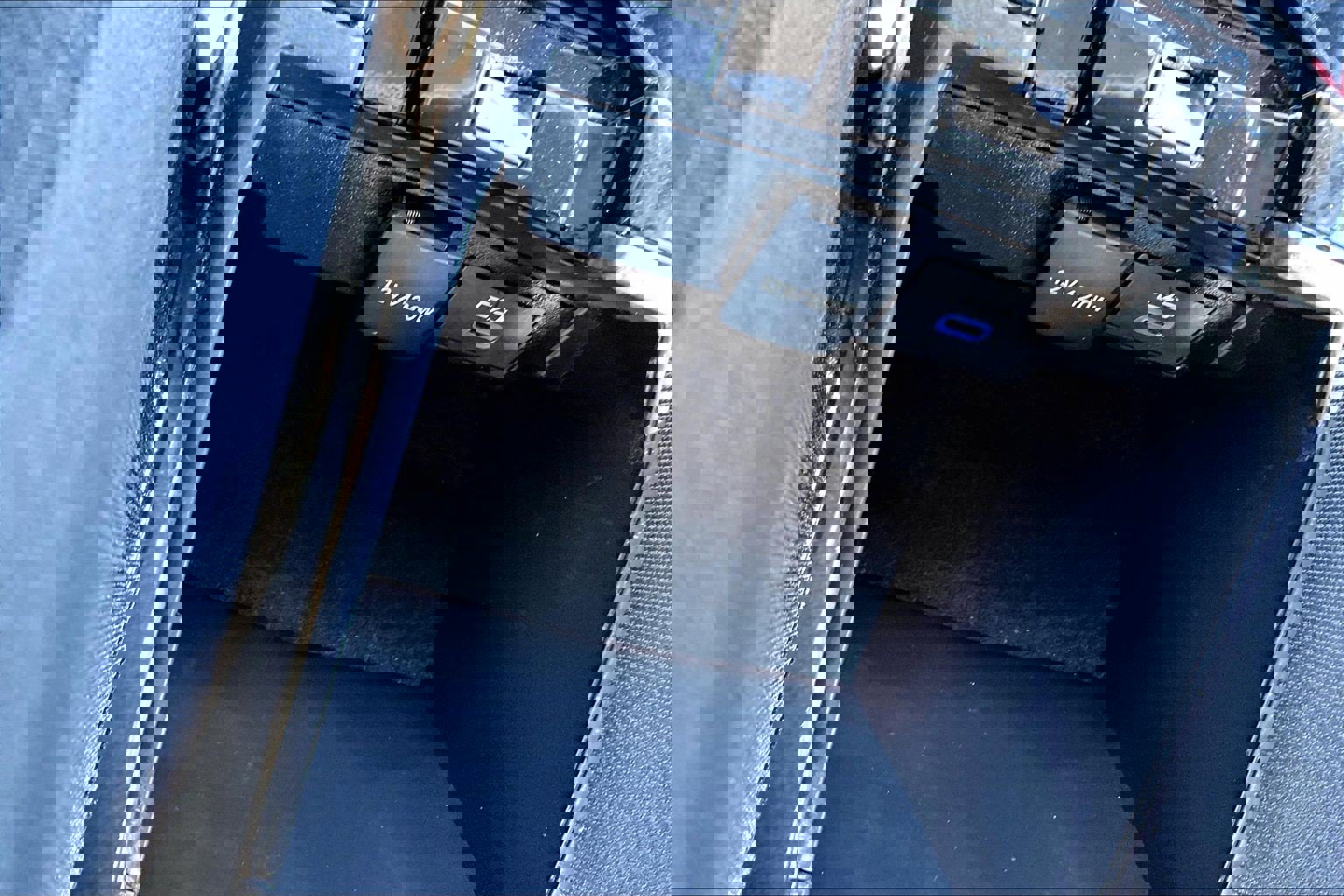 Used 2022 Toyota Corolla LE w/ LE Convenience Package image 31