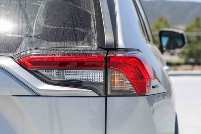 Used 2022 Toyota RAV4 XLE FWD image 9