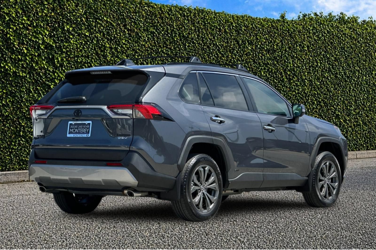 Used 2025 Toyota RAV4 Limited w/ Advanced Technology Package AWD/4WD image 4