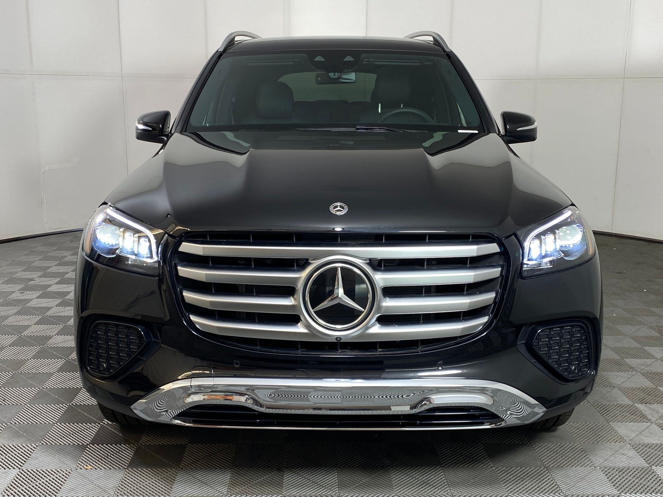 Used 2025 Mercedes-Benz GLS 450 4MATIC image 5