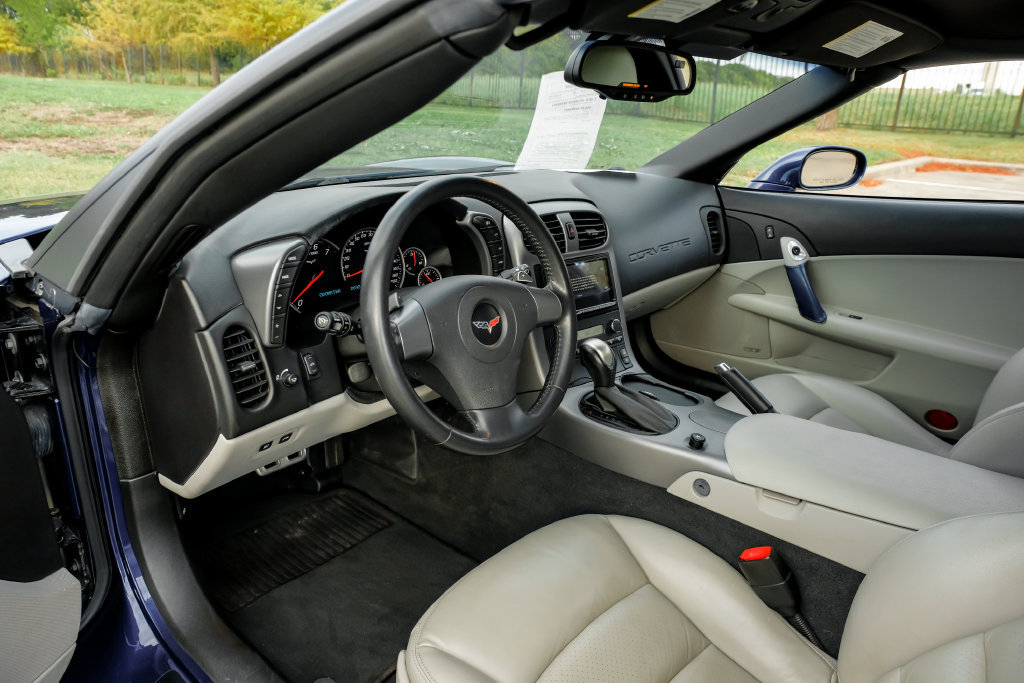 Used 2006 Chevrolet Corvette Convertible w/ Preferred Equipment Group RWD image 5