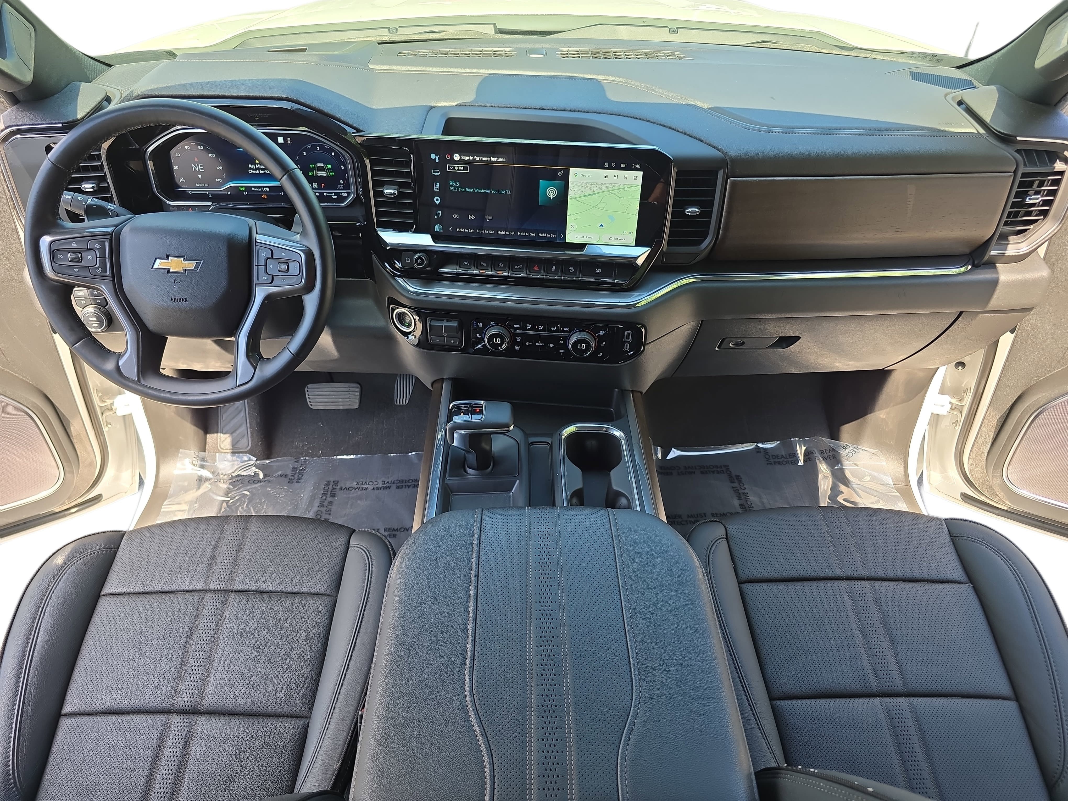 Used 2023 Chevrolet Silverado 1500 High Country w/ Z71 Off-Road Package AWD/4WD image 9
