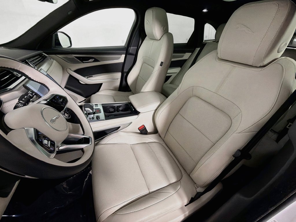 Certified 2026 Jaguar F-PACE R-Dynamic S AWD/4WD image 22