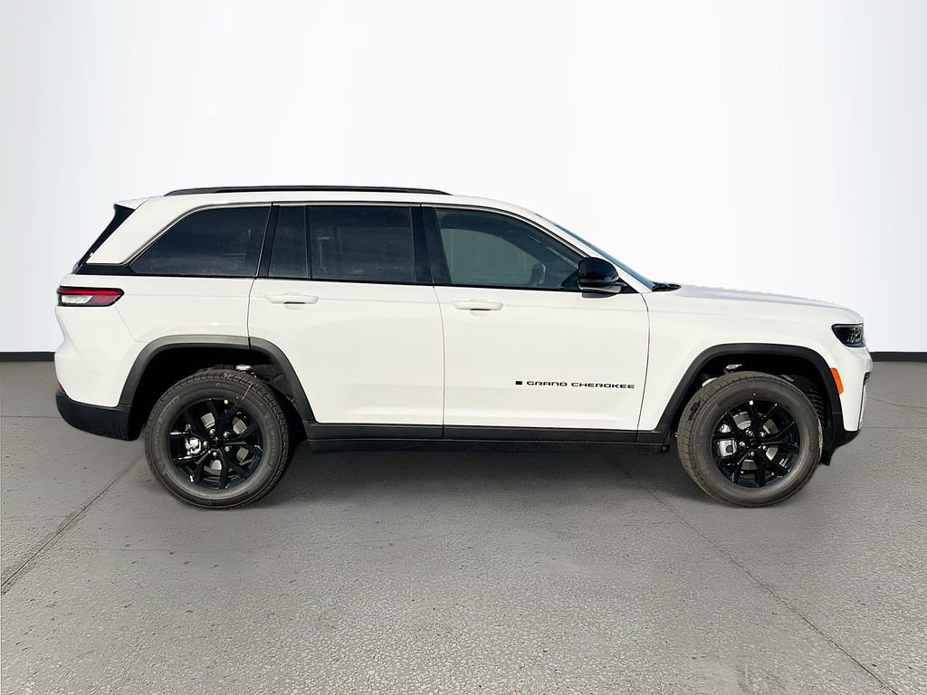New 2026 Jeep Grand Cherokee Altitude RWD image 8