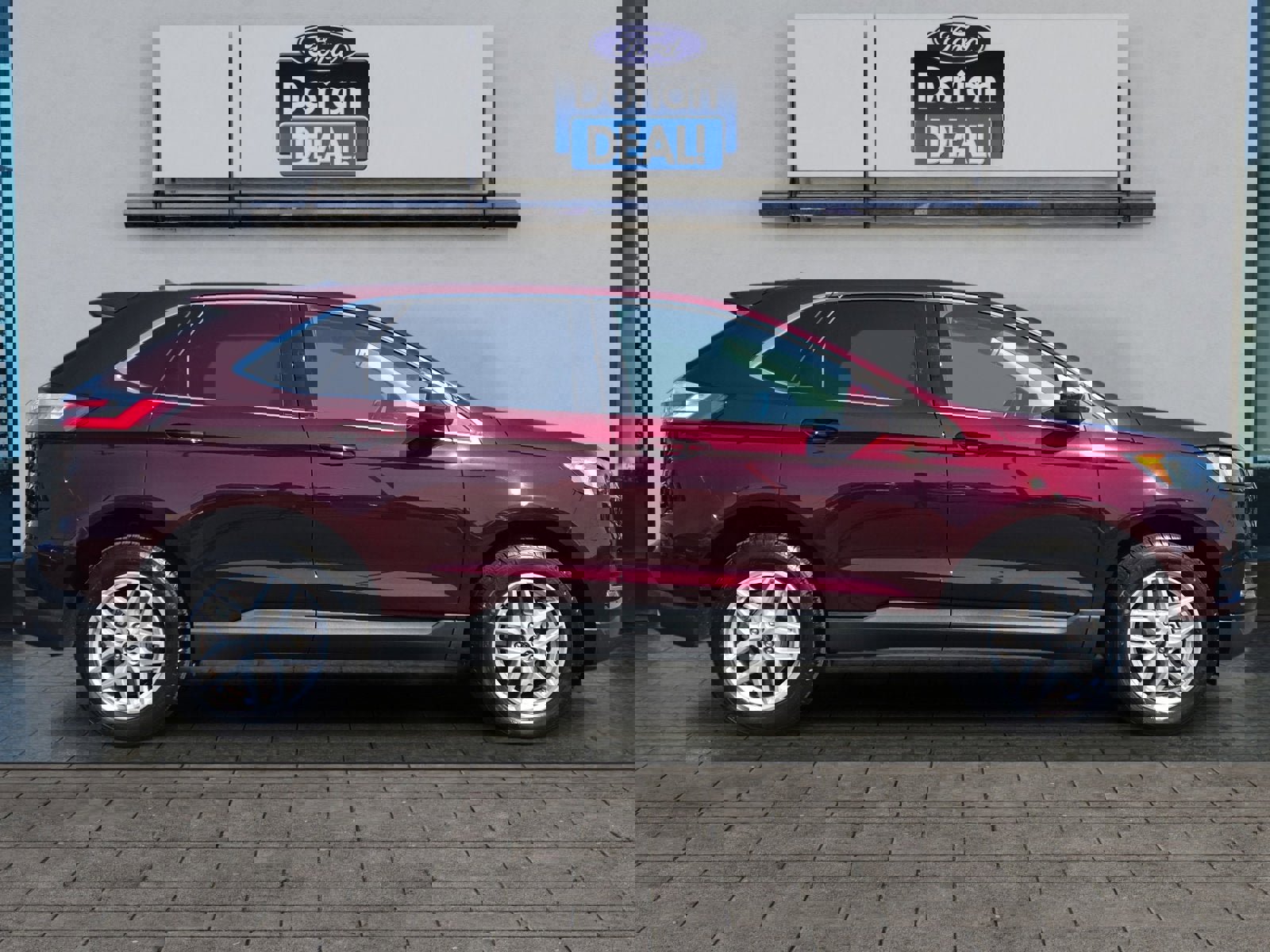 Certified 2023 Ford Edge SEL w/ Convenience Package image 2