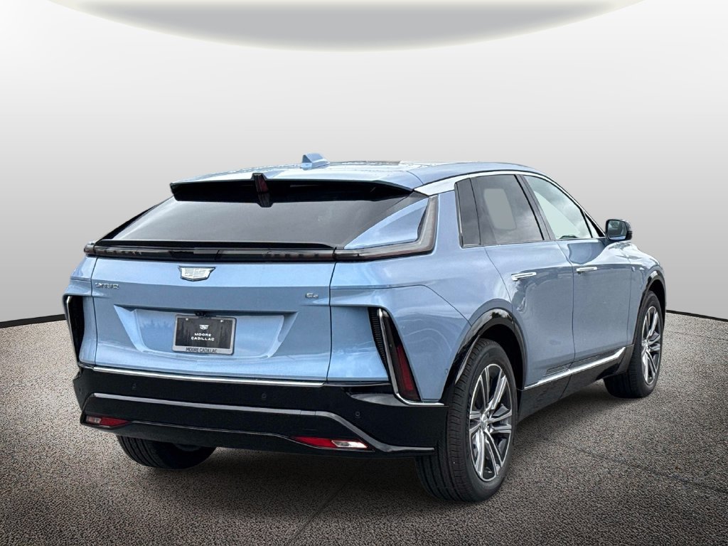 New 2027 Cadillac Lyriq Luxury RWD image 2