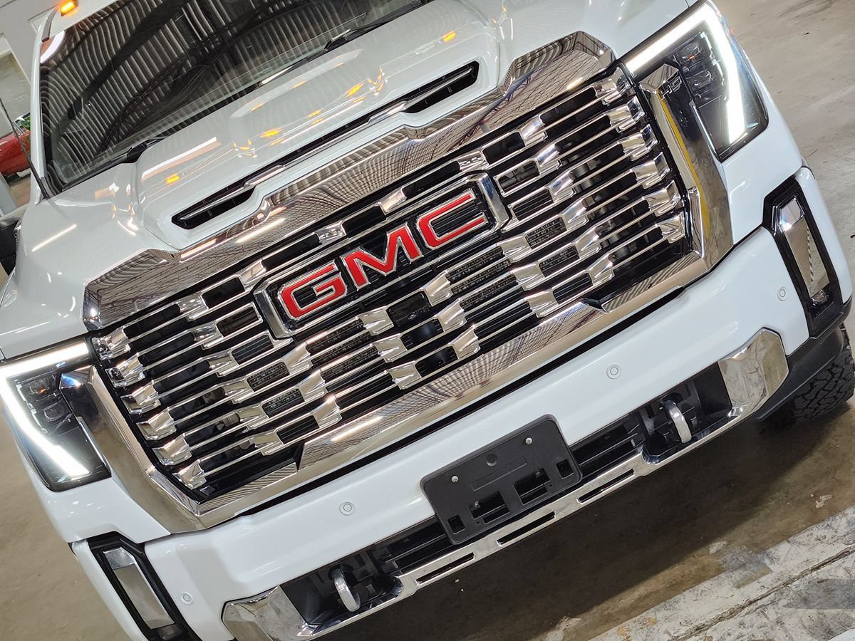 Used 2024 GMC Sierra 3500 Denali w/ Denali Reserve Package AWD/4WD image 19