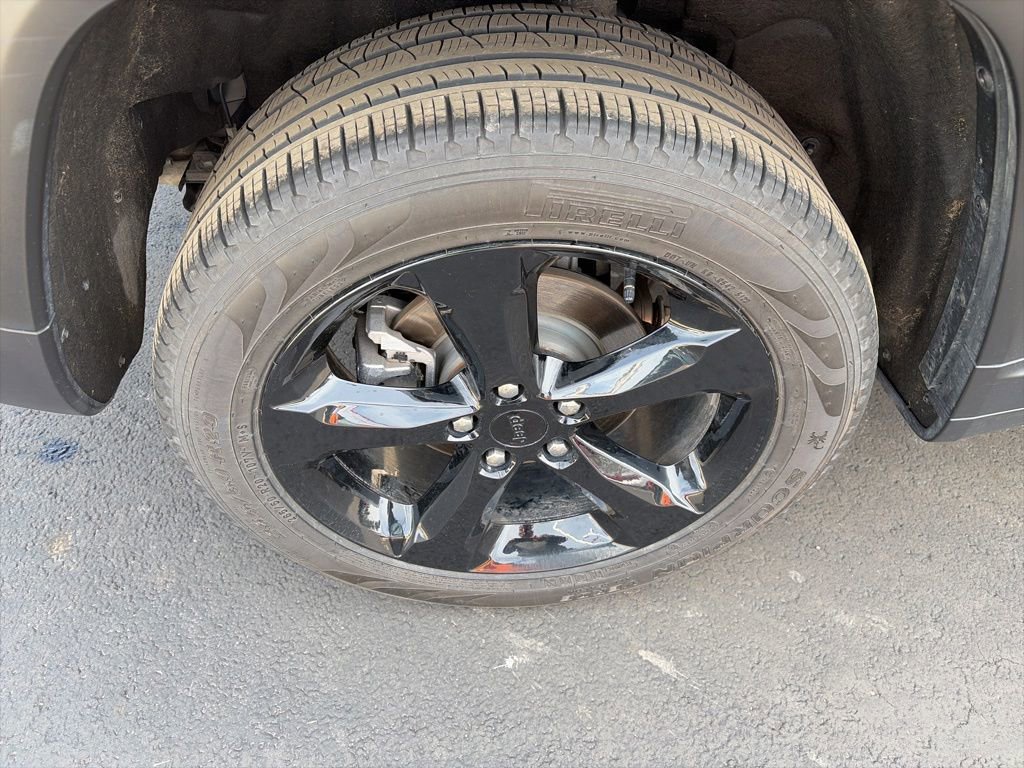 Used 2024 Jeep Grand Cherokee Limited w/ Black Appearance Package image 50