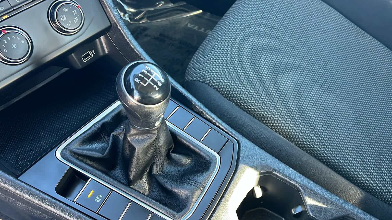 Used 2019 Volkswagen Jetta S image 13