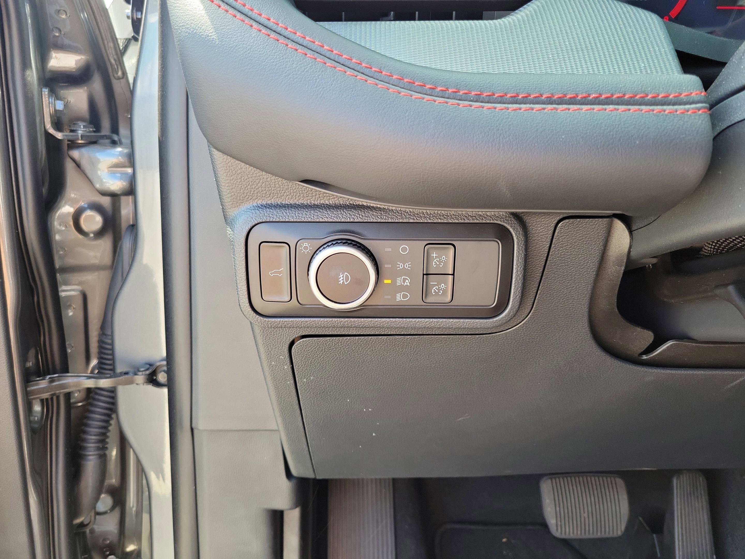 Used 2025 Ford Explorer ST w/ Sun And Sound Package image 21