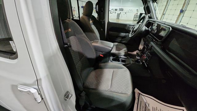 Used 2025 Jeep Gladiator Mojave image 28
