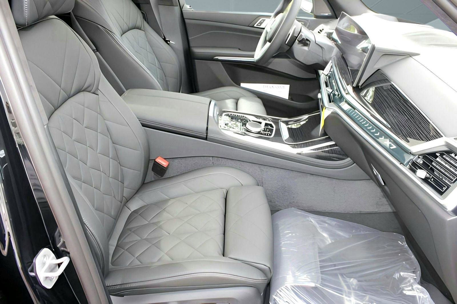 Used 2026 BMW X7 xDrive40i w/ M Sport Package image 33