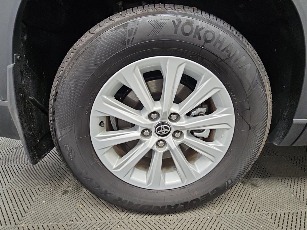 Used 2026 Toyota Grand Highlander XLE FWD image 50