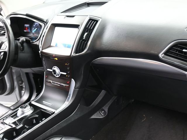 Used 2020 Ford Edge Titanium image 29