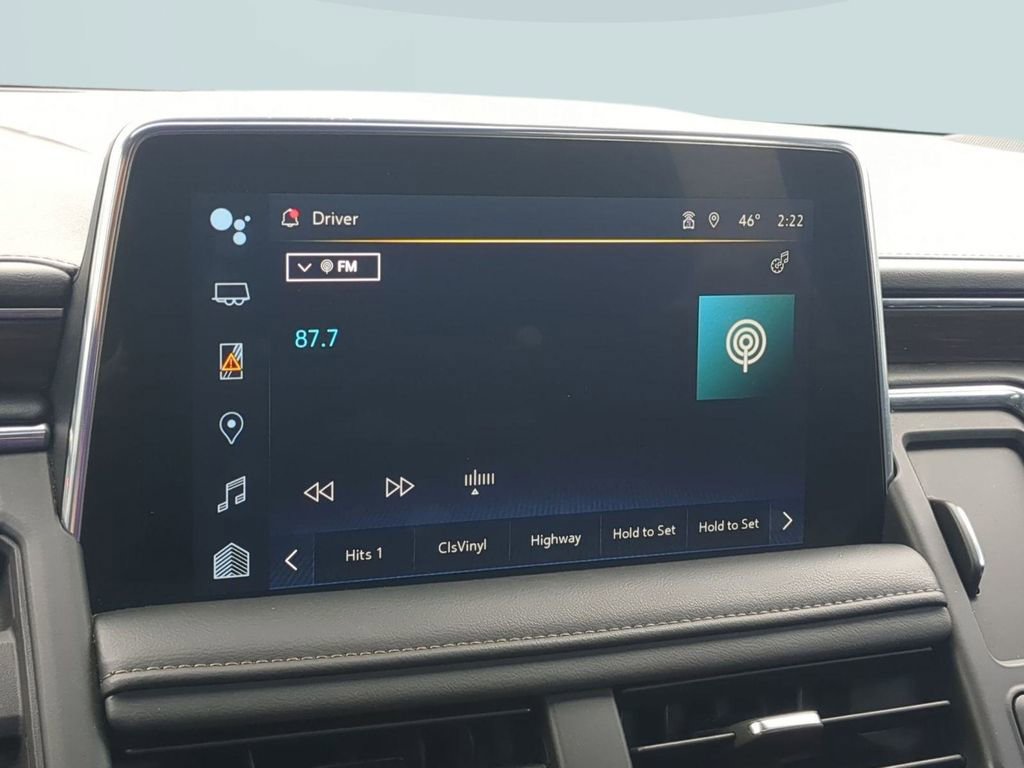 Used 2023 Chevrolet Suburban High Country AWD/4WD image 17