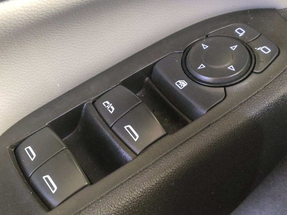 Used 2020 Chevrolet Equinox LS w/ LS Convenience Package image 27