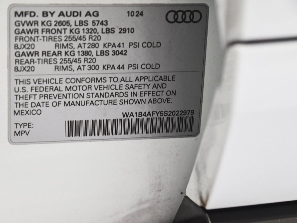 Used 2025 Audi SQ5 Premium Plus w/ Premium Plus Package image 14