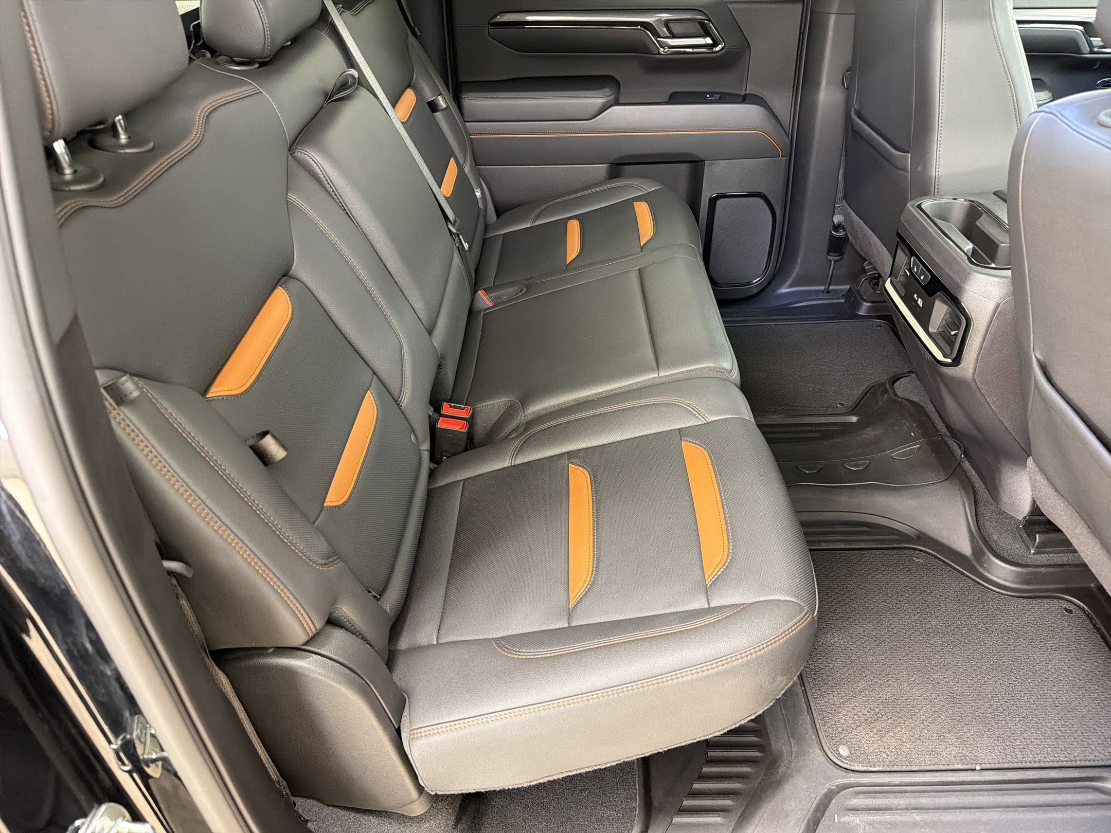 Used 2024 GMC Sierra 1500 AT4 w/ Technology Package AWD/4WD image 28
