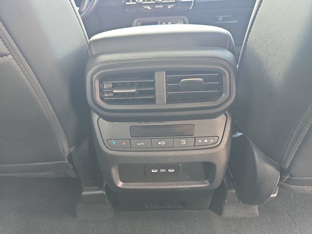 Used 2025 Honda Pilot EX-L image 18