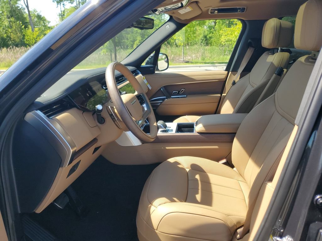 New 2026 Land Rover Range Rover Long Wheelbase SE AWD/4WD image 12