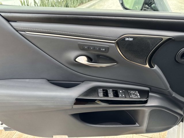 Used 2022 Lexus ES 350 Ultra Luxury image 8