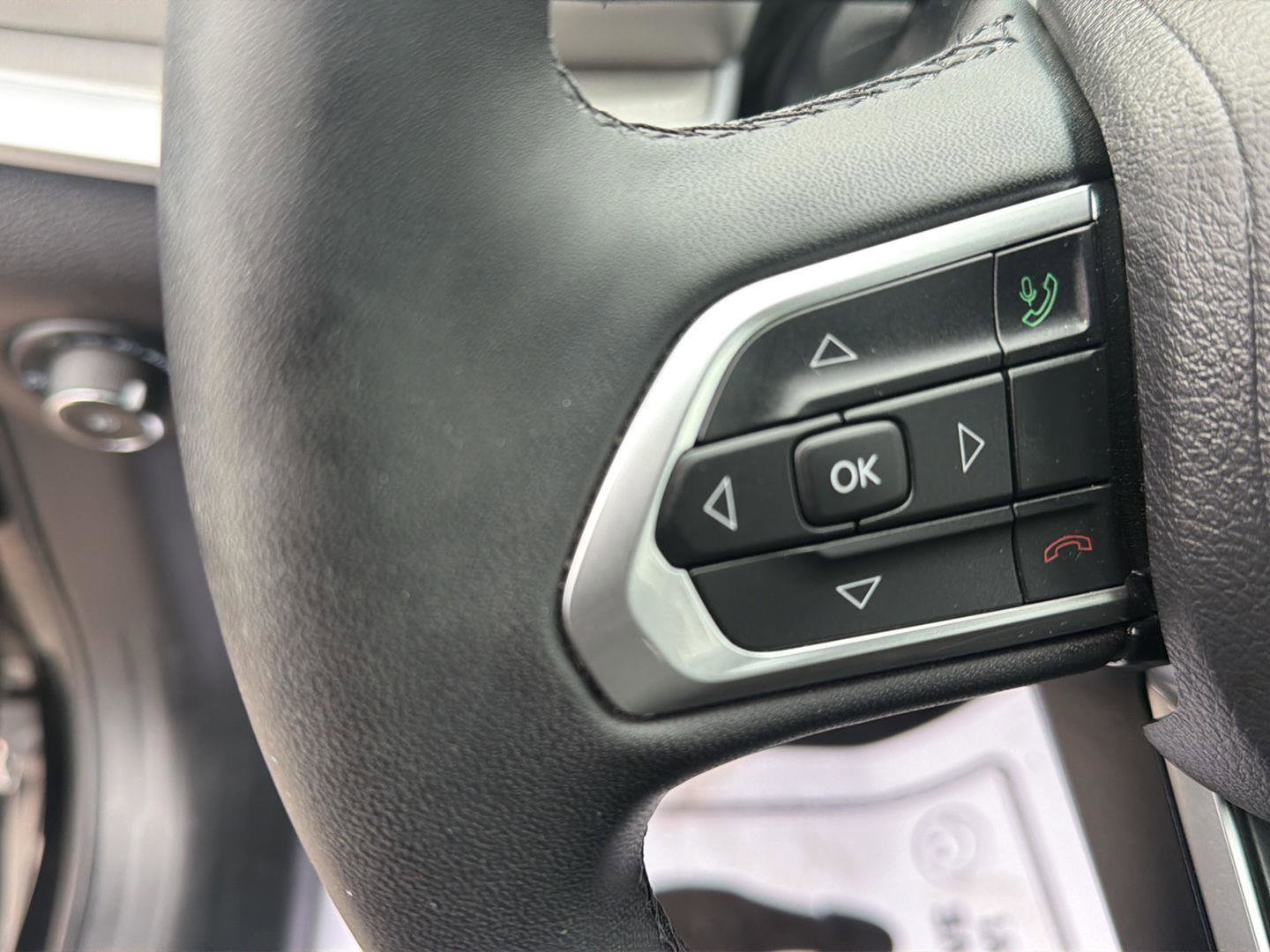 Used 2025 Jeep Compass Limited image 19