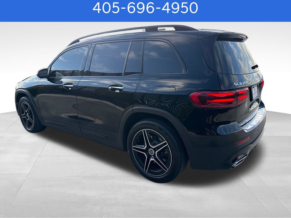 Used 2024 Mercedes-Benz GLB 250 image 3