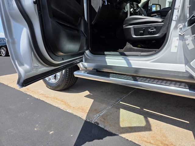 Used 2017 RAM 1500 Laramie w/ Convenience Group AWD/4WD image 17