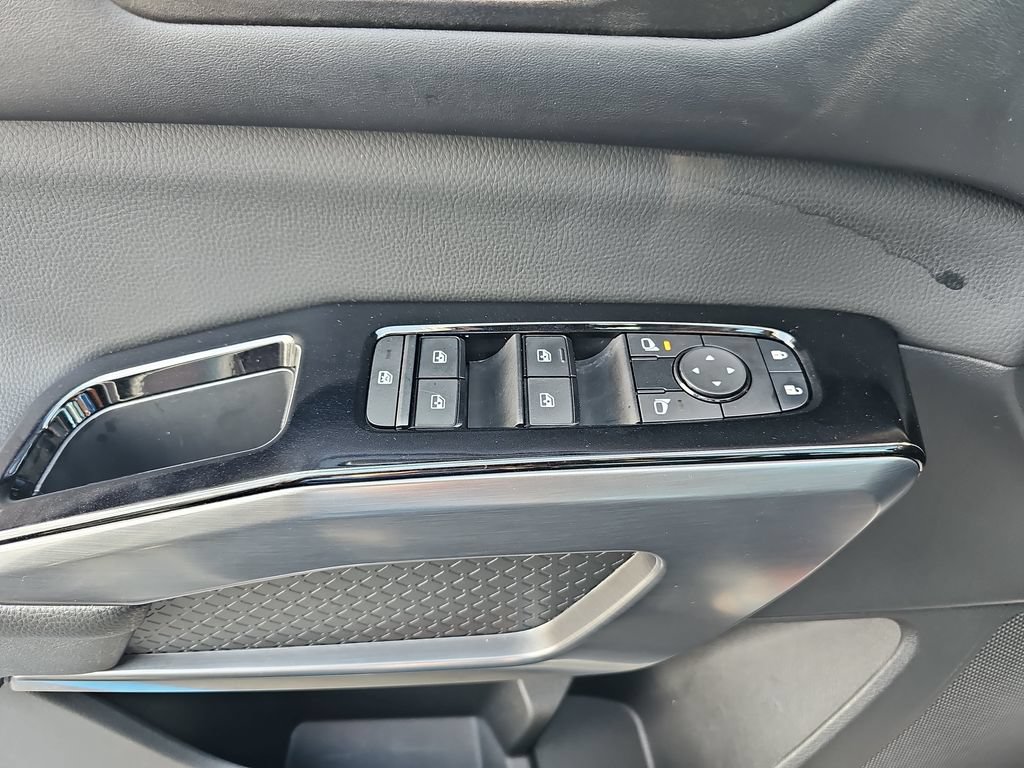 Used 2023 Nissan Pathfinder SL w/ Black Appearance Package FWD image 27