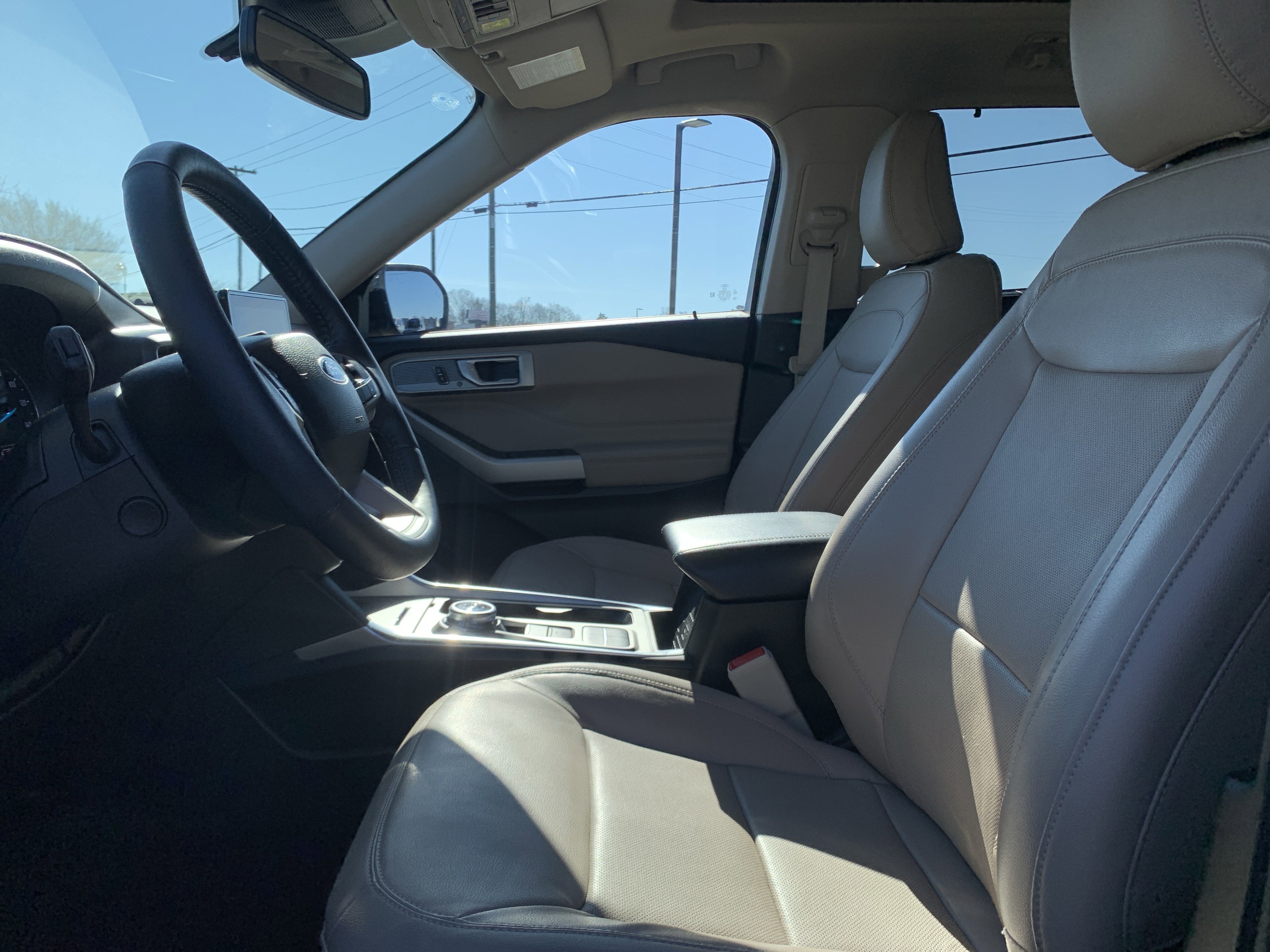 Used 2023 Ford Explorer Limited w/ Equipment Group 301A image 16