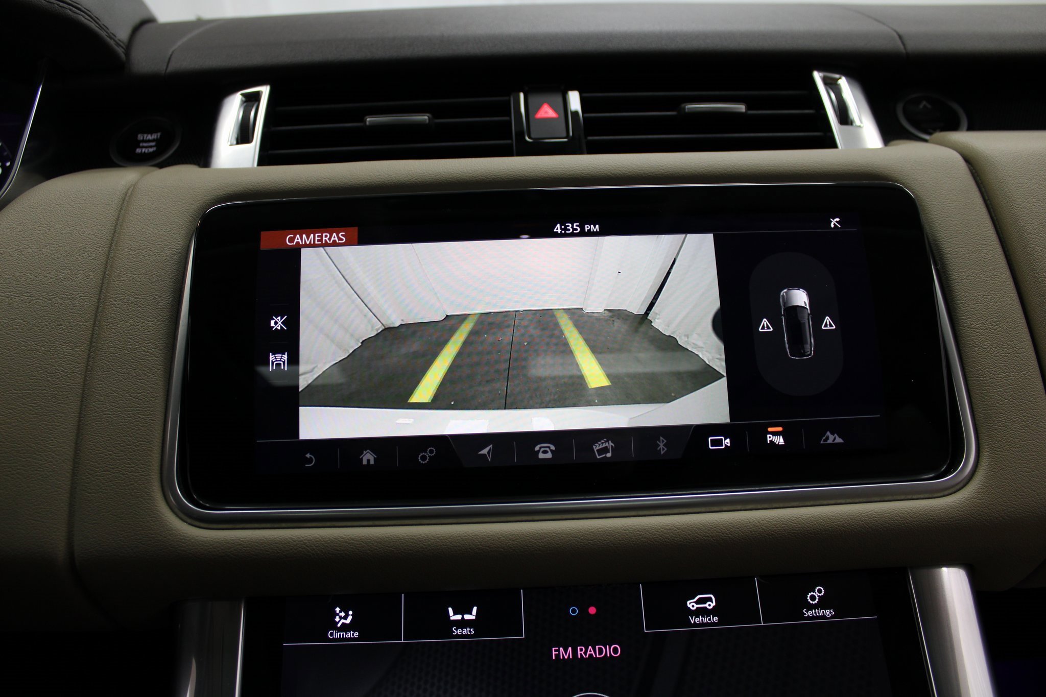 Used 2019 Land Rover Range Rover Sport HSE image 40