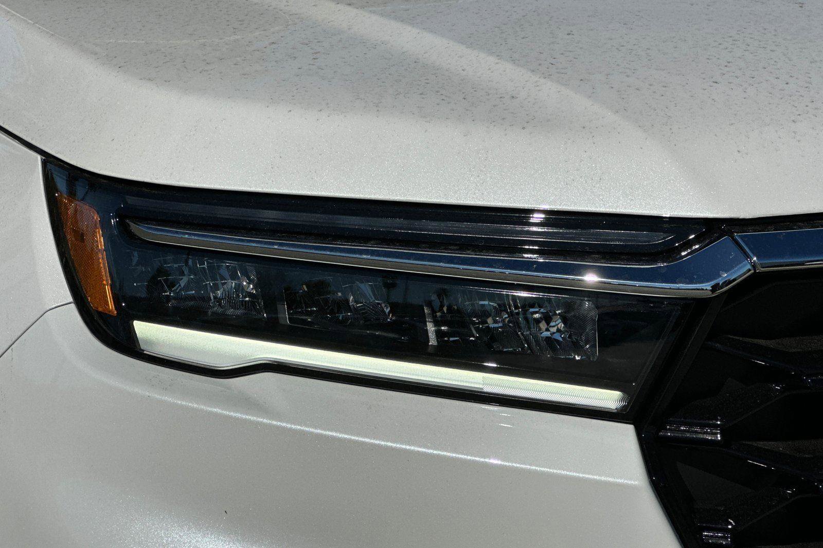 New 2025 Honda Pilot Touring image 33