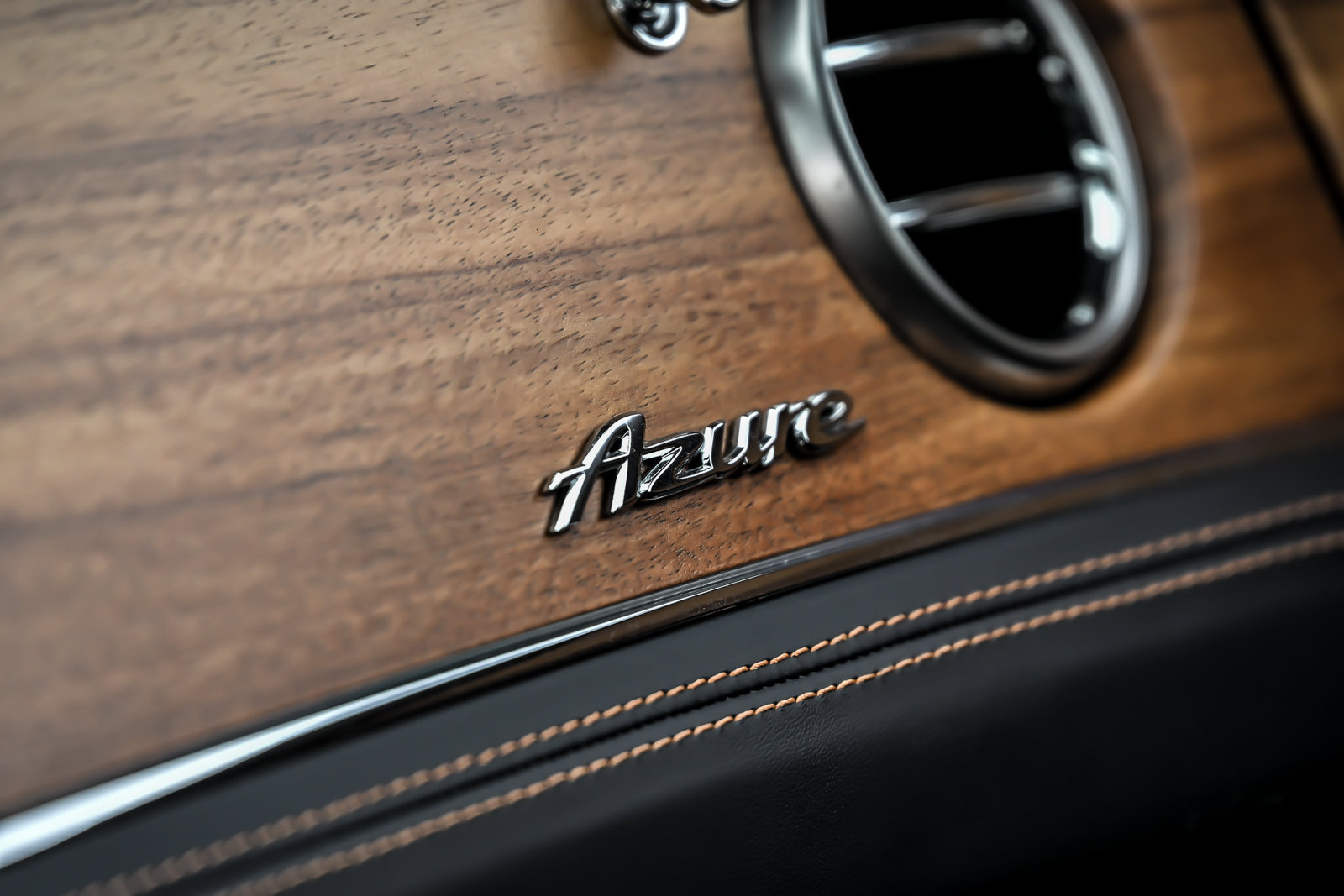 Certified 2023 Bentley Flying Spur Plug-In Hybrid AWD/4WD image 42
