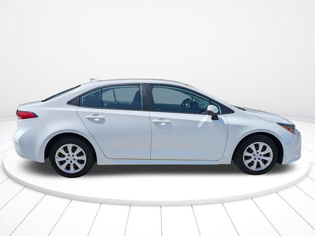 Used 2023 Toyota Corolla LE FWD image 3