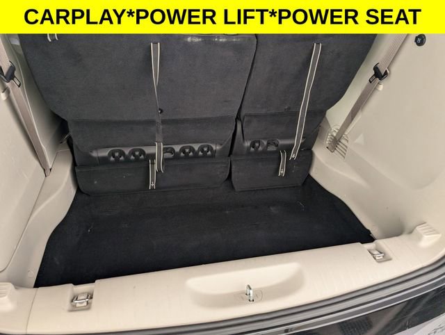 Used 2022 Chrysler Voyager LX image 27
