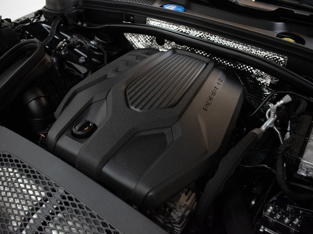 New 2025 Porsche Macan image 18