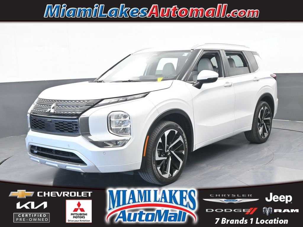 Used 2022 Mitsubishi Outlander SEL image 1