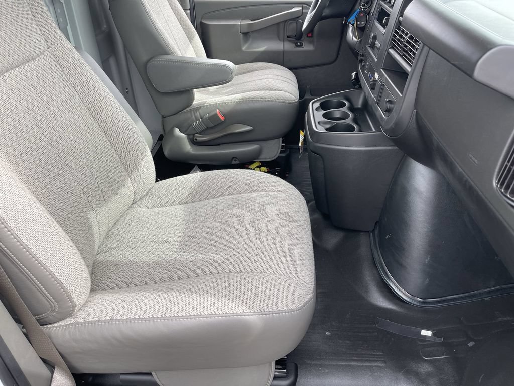 New 2025 GMC Savana 3500 w/ Power Convenience Package RWD image 27