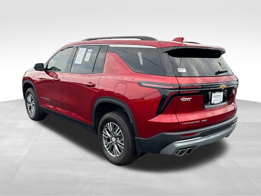 Used 2025 Chevrolet Traverse LT w/ LPO, Floor Liner Package AWD/4WD image 3