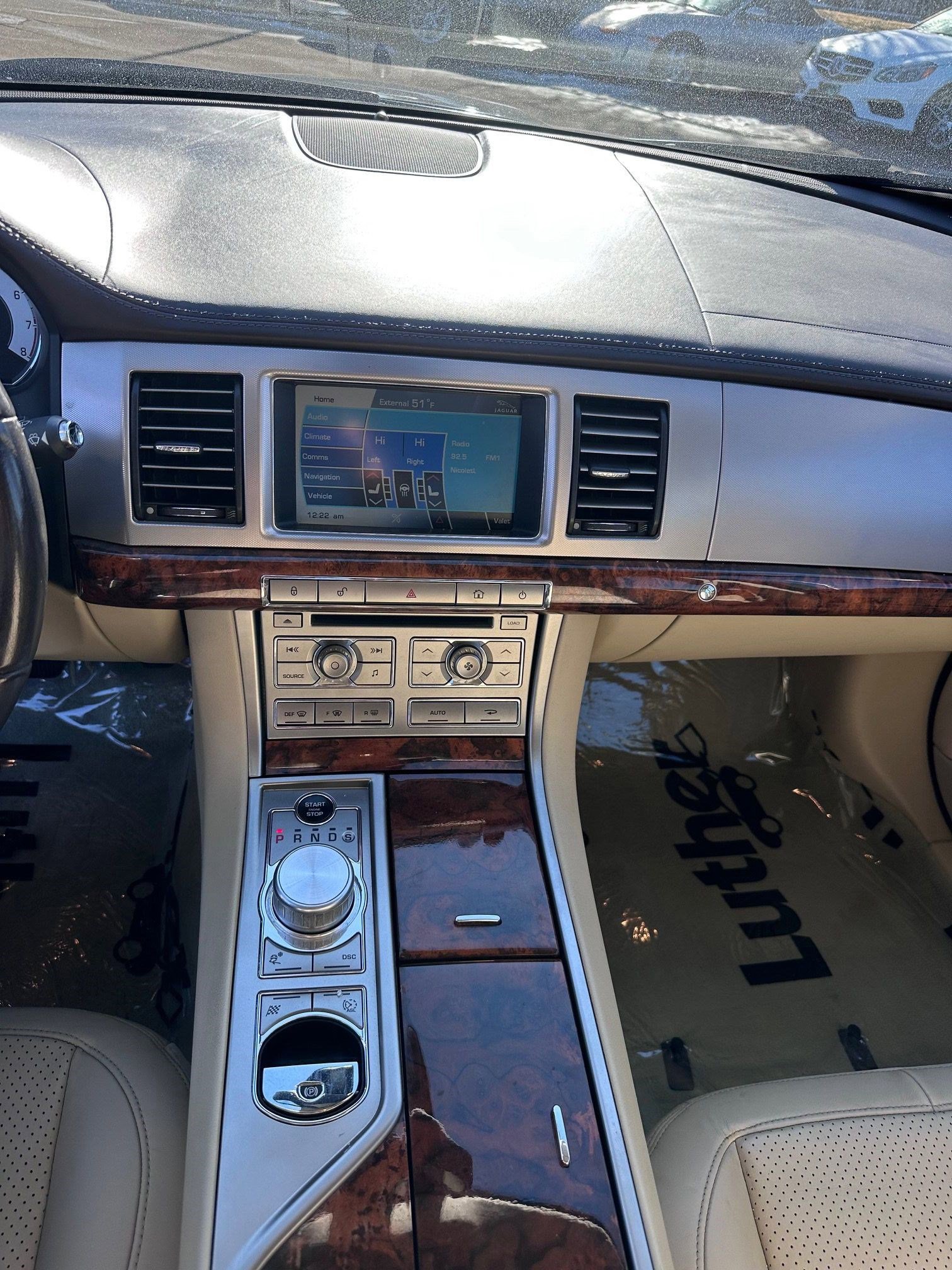 Used 2011 Jaguar XF Premium image 11