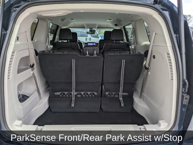 Used 2024 Chrysler Pacifica Touring-L AWD/4WD image 17