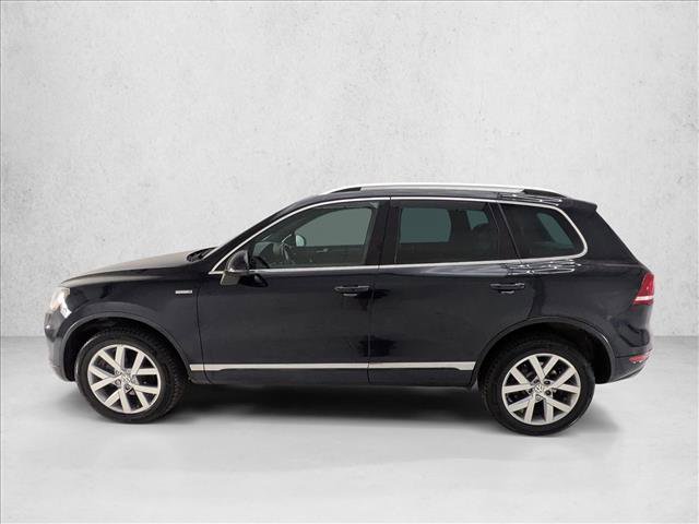 Used 2014 Volkswagen Touareg TDI image 9